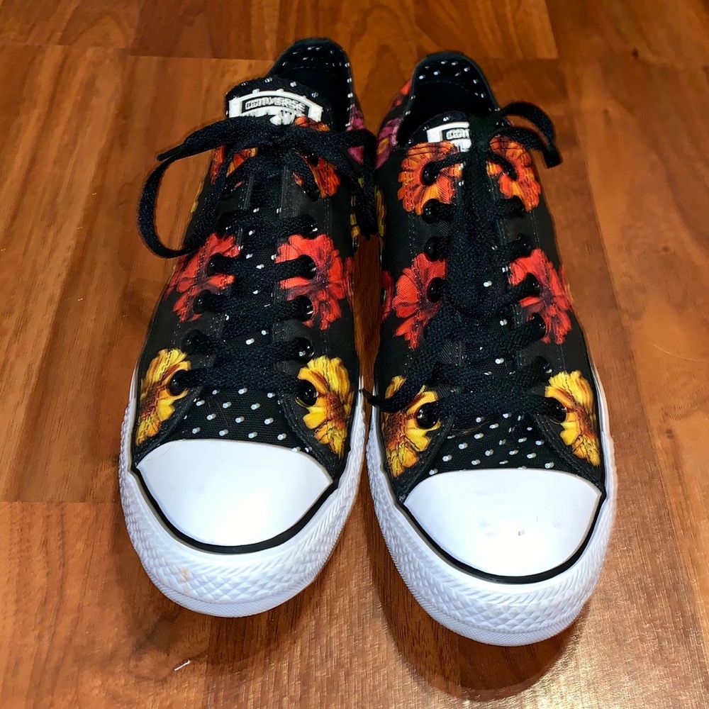 Men’s floral Converse